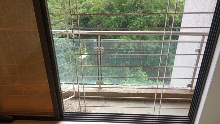 1 BHK Flat in Kavesar, Thane West