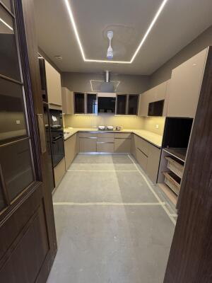 4 BHK Independent Builder Floor in Nehru Place, Delhi