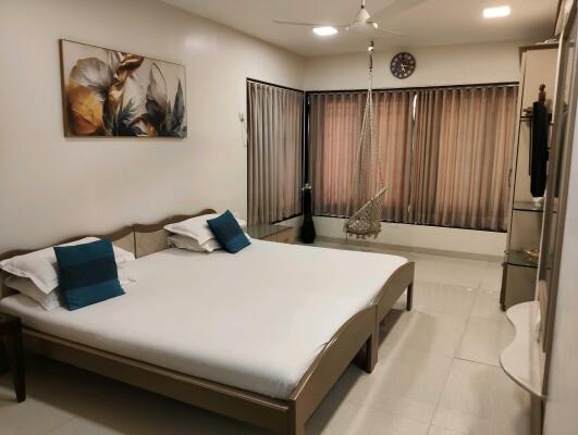 3 BHK Flat in Juhu, Mumbai