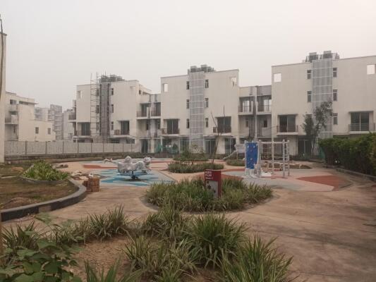 4 Bedroom House in Sector 27, Greater Noida