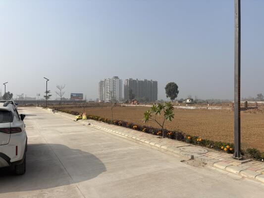 Residential land / Plot in Panchkula Extension