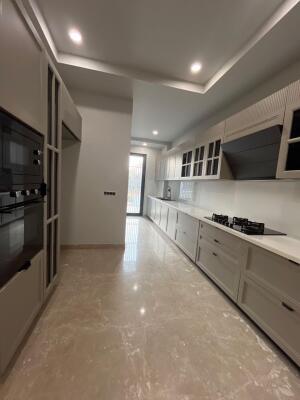 4 BHK Independent Builder Floor in Nirvana Country, Gurgaon