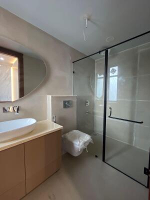 4 BHK Independent Builder Floor in Nirvana Country, Gurgaon