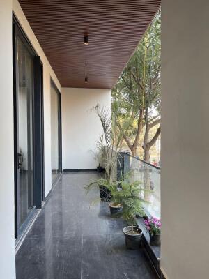 4 BHK Independent Builder Floor in Nirvana Country, Gurgaon