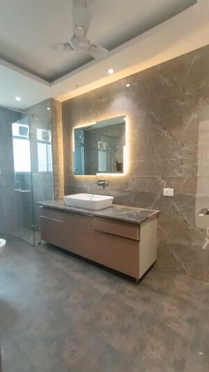 4 BHK Independent Builder Floor in DLF Phase 2, Gurgaon