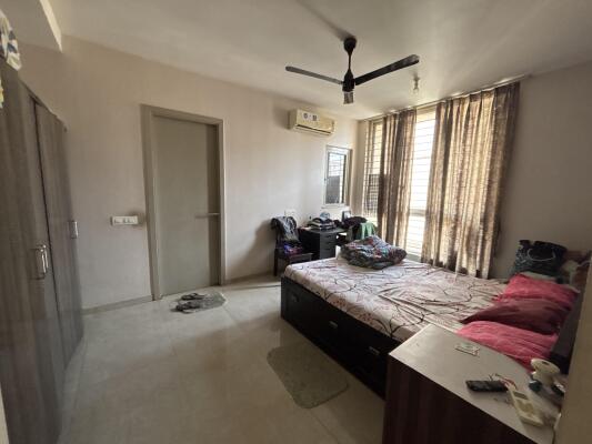 2 BHK Flat in Hiranandani Estate, Thane