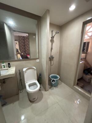 2 BHK Flat in Hiranandani Estate, Thane