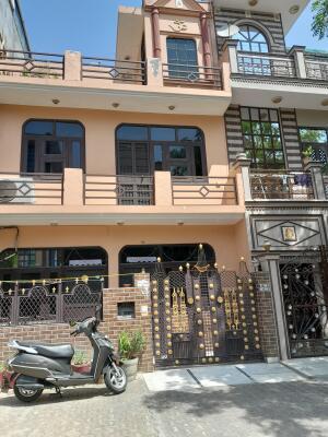 2 Bedroom House in Beta 2, Greater Noida