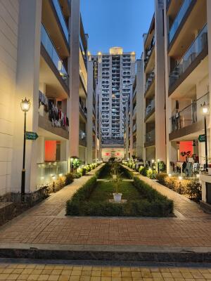 2 BHK Flat in Sector Chi 5, Greater Noida