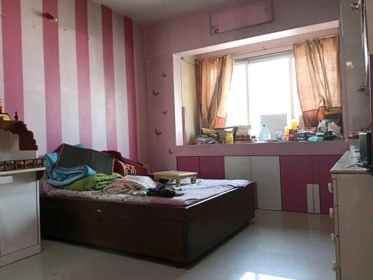 3 BHK Flat in Lokhandwala Kandivali East, Mumbai
