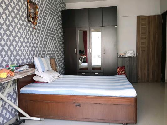 3 BHK Flat in Lokhandwala Kandivali East, Mumbai