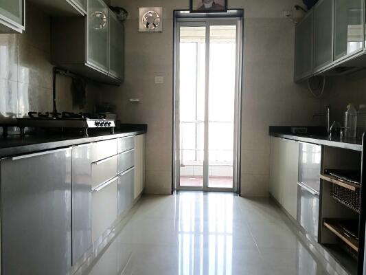 3 BHK Flat in Lokhandwala Kandivali East, Mumbai