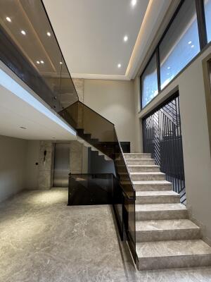 4 BHK Triplex Builder Floor in Panchsheel Park, Delhi