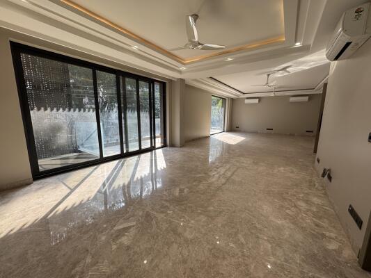 4 BHK Triplex Builder Floor in Panchsheel Park, Delhi