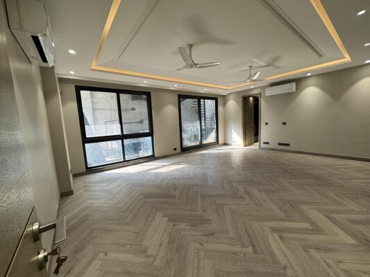4 BHK Triplex Builder Floor in Panchsheel Park, Delhi