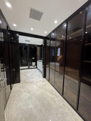 4 BHK Triplex Builder Floor in Panchsheel Park, Delhi