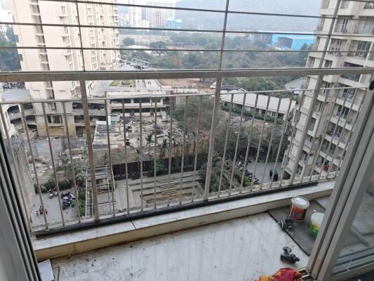 2 BHK Flat in Kasar Vadavali, Thane