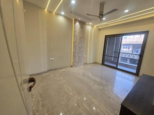 4 BHK Independent Builder Floor in Model Town, Delhi