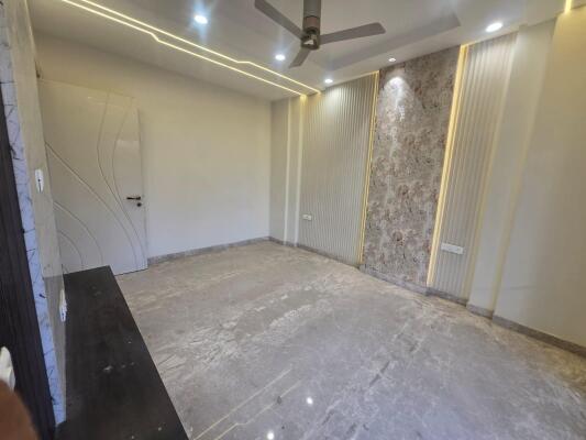 4 BHK Independent Builder Floor in Model Town, Delhi