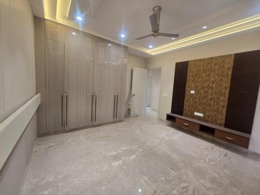 4 BHK Independent Builder Floor in Model Town, Delhi