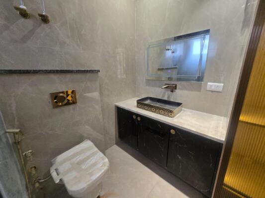 4 BHK Independent Builder Floor in Model Town, Delhi