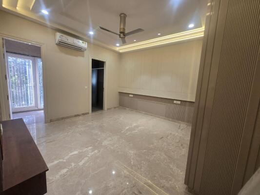 4 BHK Independent Builder Floor in Model Town, Delhi