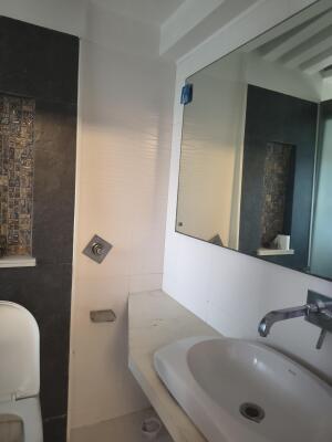 2 BHK Flat in Khar West, Mumbai