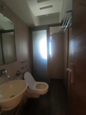 2 BHK Flat in Khar West, Mumbai