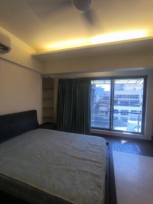 2 BHK Flat in Khar West, Mumbai