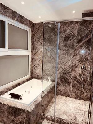 3 BHK Independent Builder Floor in Kalkaji, Delhi