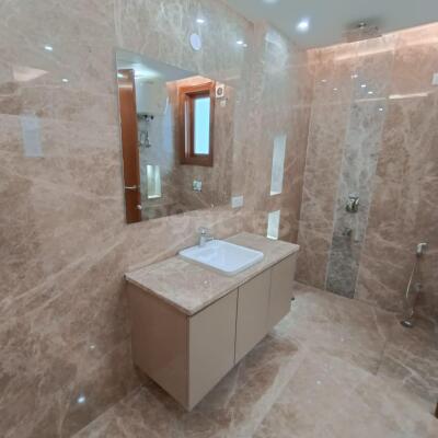 4 BHK Independent Builder Floor in Sarvodaya Enclave, Delhi