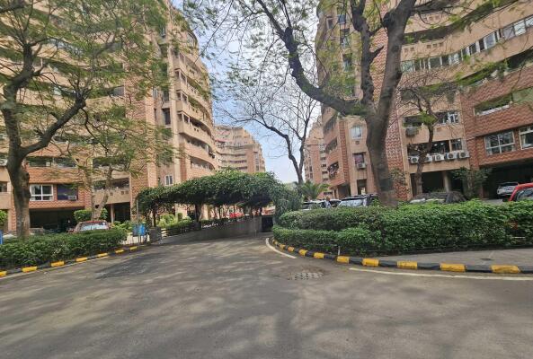 4 BHK Flat in MG Road, Gurgaon