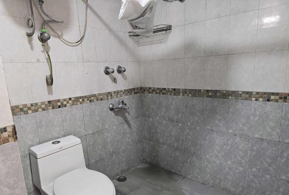 4 BHK Flat in MG Road, Gurgaon