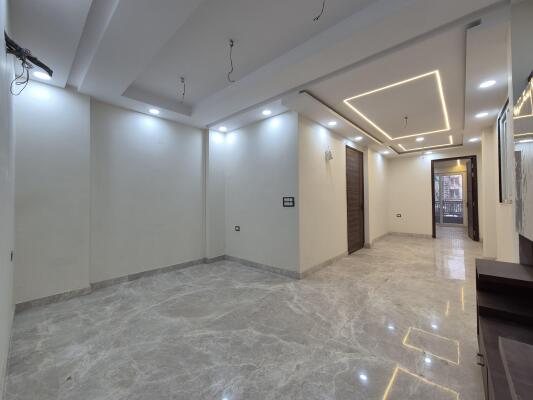 2 BHK Independent Builder Floor in Ramesh Nagar, Delhi