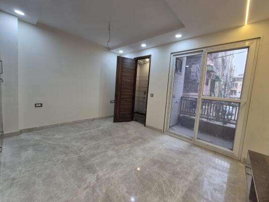 2 BHK Independent Builder Floor in Ramesh Nagar, Delhi