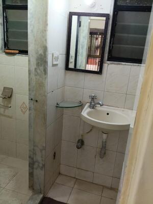 1 BHK Flat in Vile Parle East, Mumbai