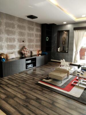 4 BHK Flat in Lokhandwala Andheri West, Mumbai