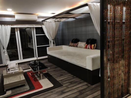4 BHK Flat in Lokhandwala Andheri West, Mumbai