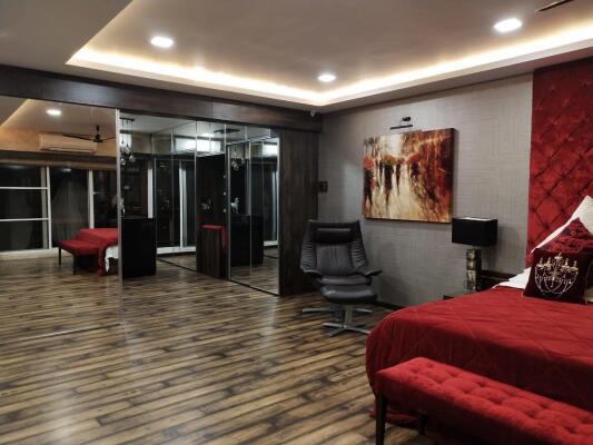4 BHK Flat in Lokhandwala Andheri West, Mumbai