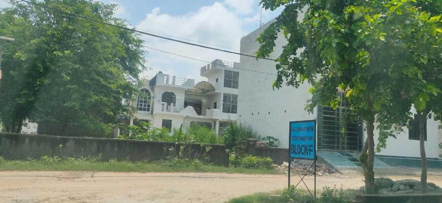 Residential land / Plot in Tilapta, Greater Noida