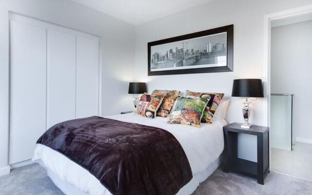 9 Bedroom House in Sector 12, Noida