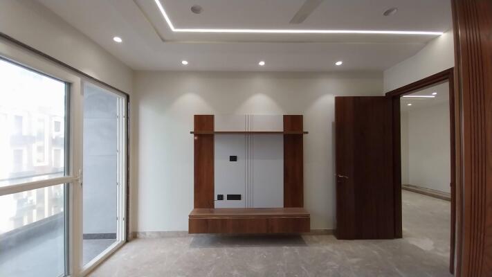 4 BHK Independent Builder Floor in Kirti Nagar, Delhi