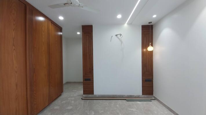 4 BHK Independent Builder Floor in Kirti Nagar, Delhi