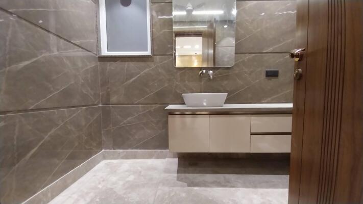 4 BHK Independent Builder Floor in Kirti Nagar, Delhi