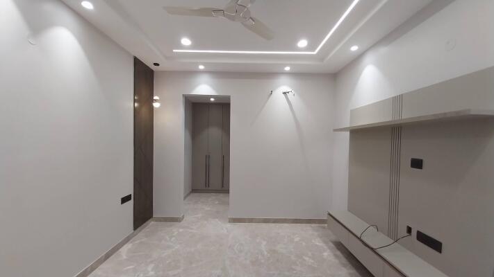 4 BHK Independent Builder Floor in Kirti Nagar, Delhi