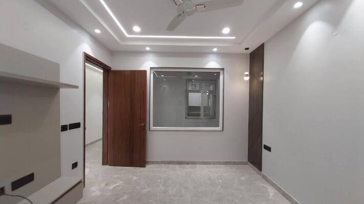 4 BHK Independent Builder Floor in Kirti Nagar, Delhi