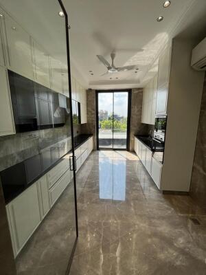 4 BHK Independent Builder Floor in D Block Defence Colony, Delhi