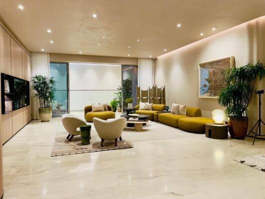 5 BHK Flat in Worli, Mumbai