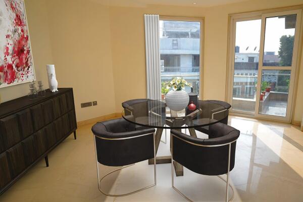 4 BHK Independent Builder Floor in Green Park, Delhi