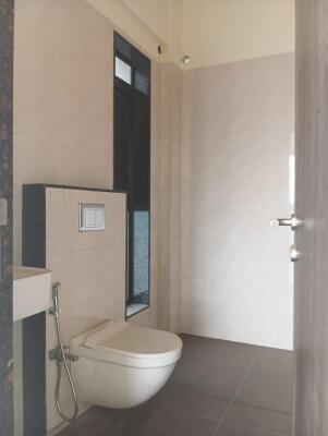 2 BHK Flat in Dadar East, Mumbai